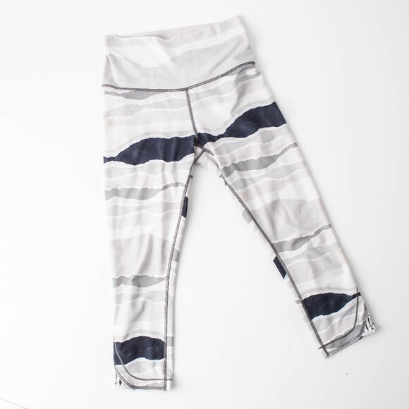 Lululemon True Self Crop Women's Size 2 or 4 Bleacher Stripe Leggings - Picture 1 of 8